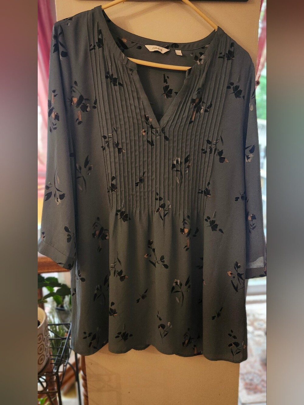 Floral Pintuck V-Neck Blouse - Blue